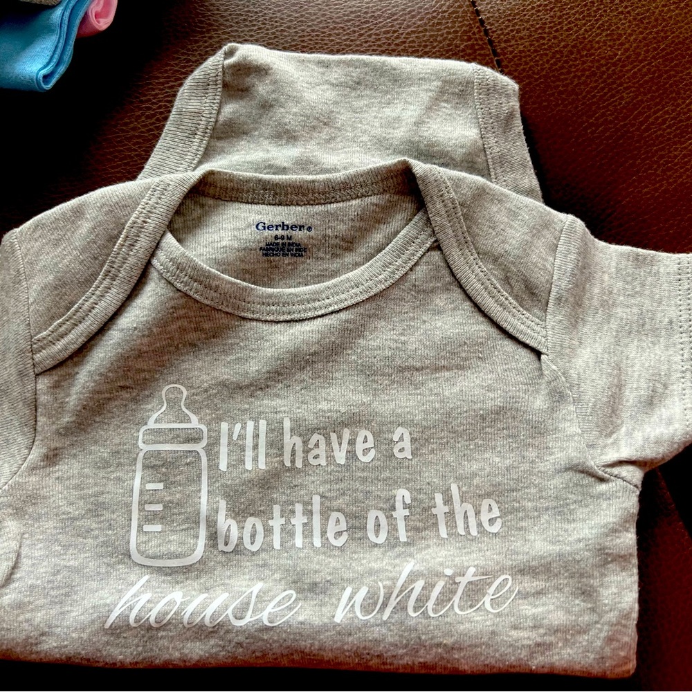 ❤️ 3 for $21 ❤️ Gray Onesie sz 6-9M